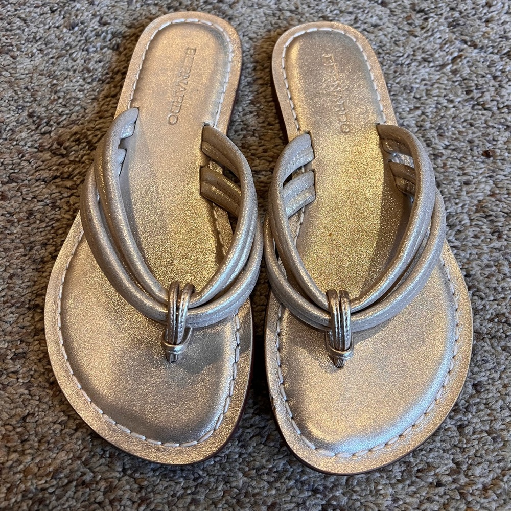 Bernardo Miami sandal